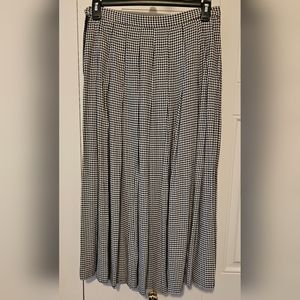 Jos A Bank pleated houndstooth skirt black and white size 14